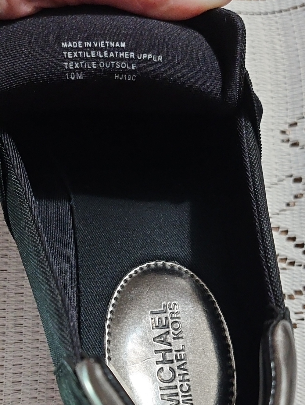 Michael Kors Women’s Size 10 Black Wedge Sneakers Snake Embossed Slip On - Picture 9 of 9
